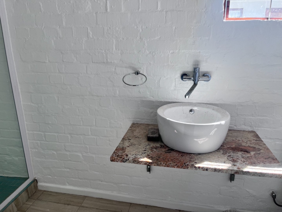 To Let 1 Bedroom Property for Rent in Table View Western Cape